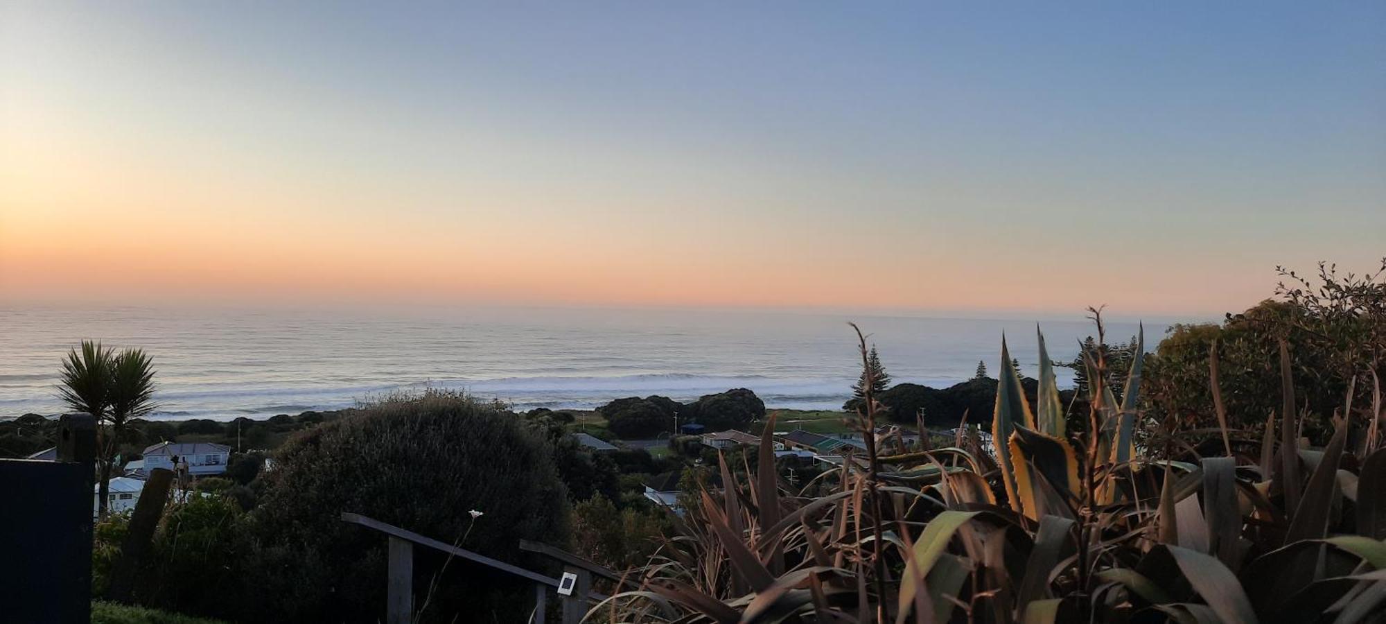 The Quarters Ocean-View Chalet 吉斯伯恩 外观 照片